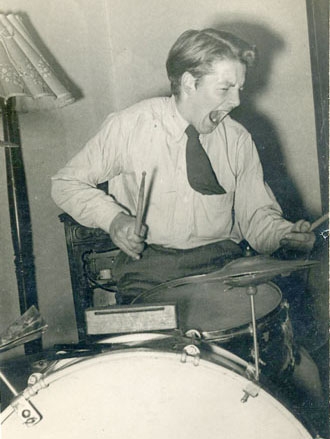 Photo of Willie at the drums